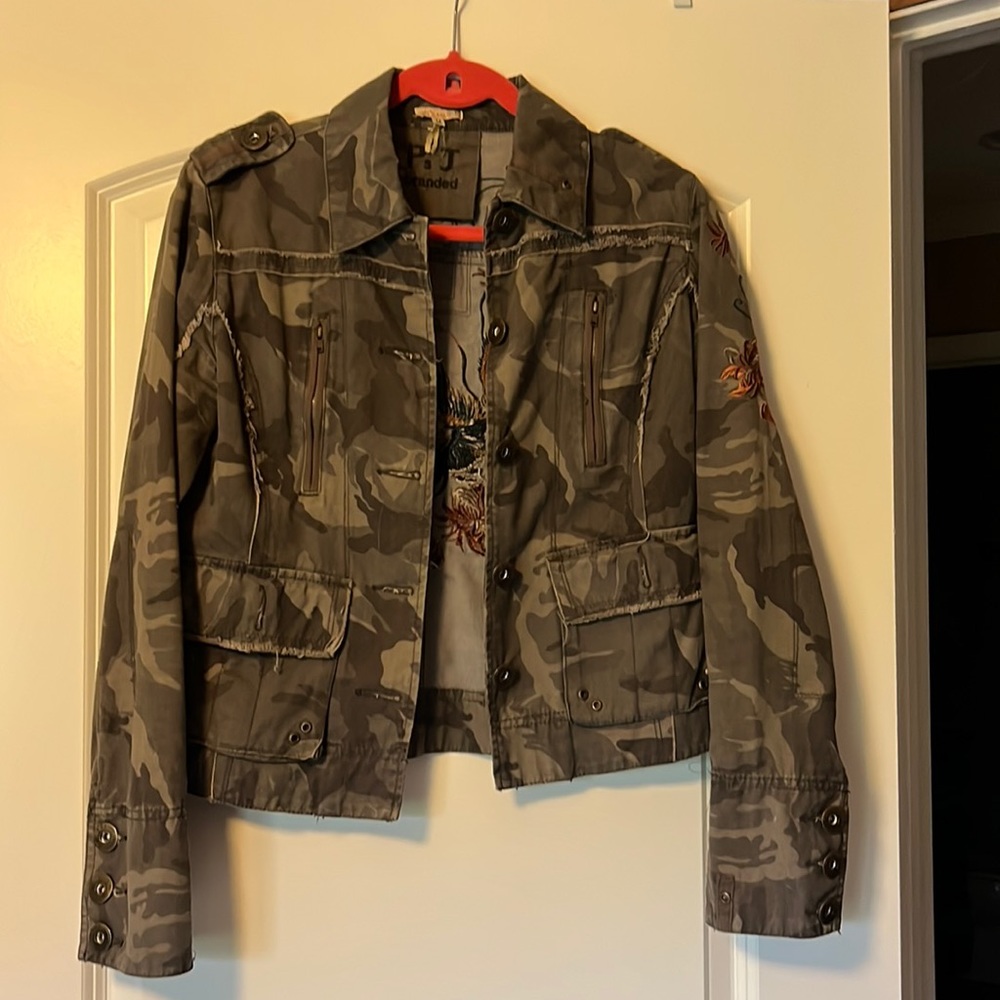 Very cool camo jacket with Asian-style embroidery, metal buttons & zippers